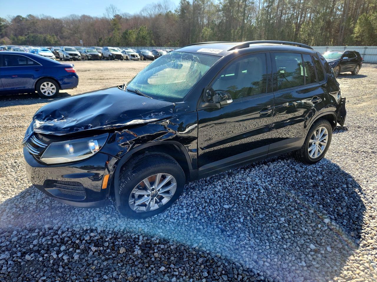 Salvage Volkswagen Tiguan Image