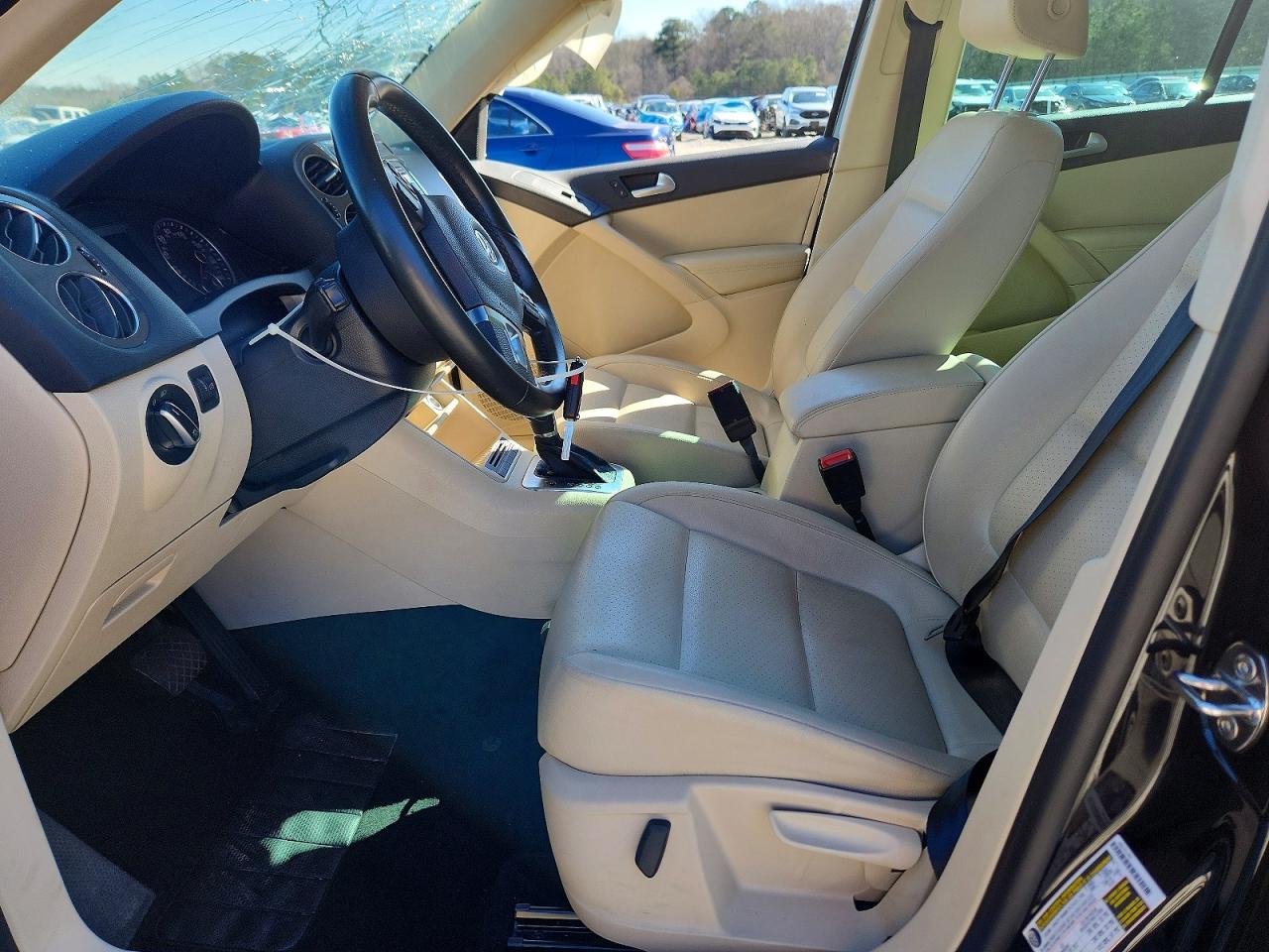 Volkswagen Tiguan S