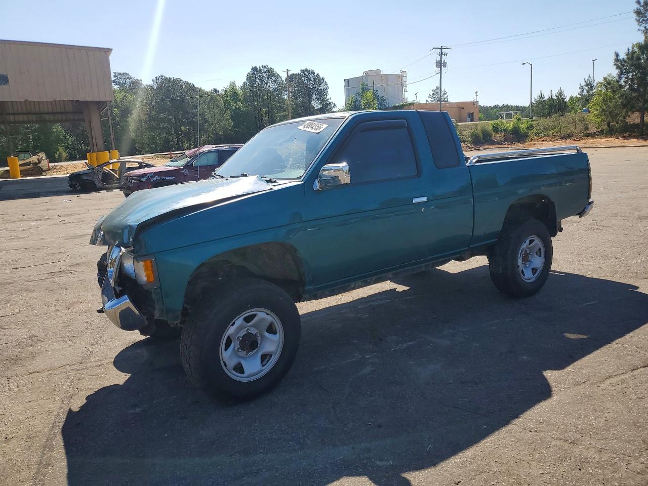 Salvage Nissan Truck Xe V Image