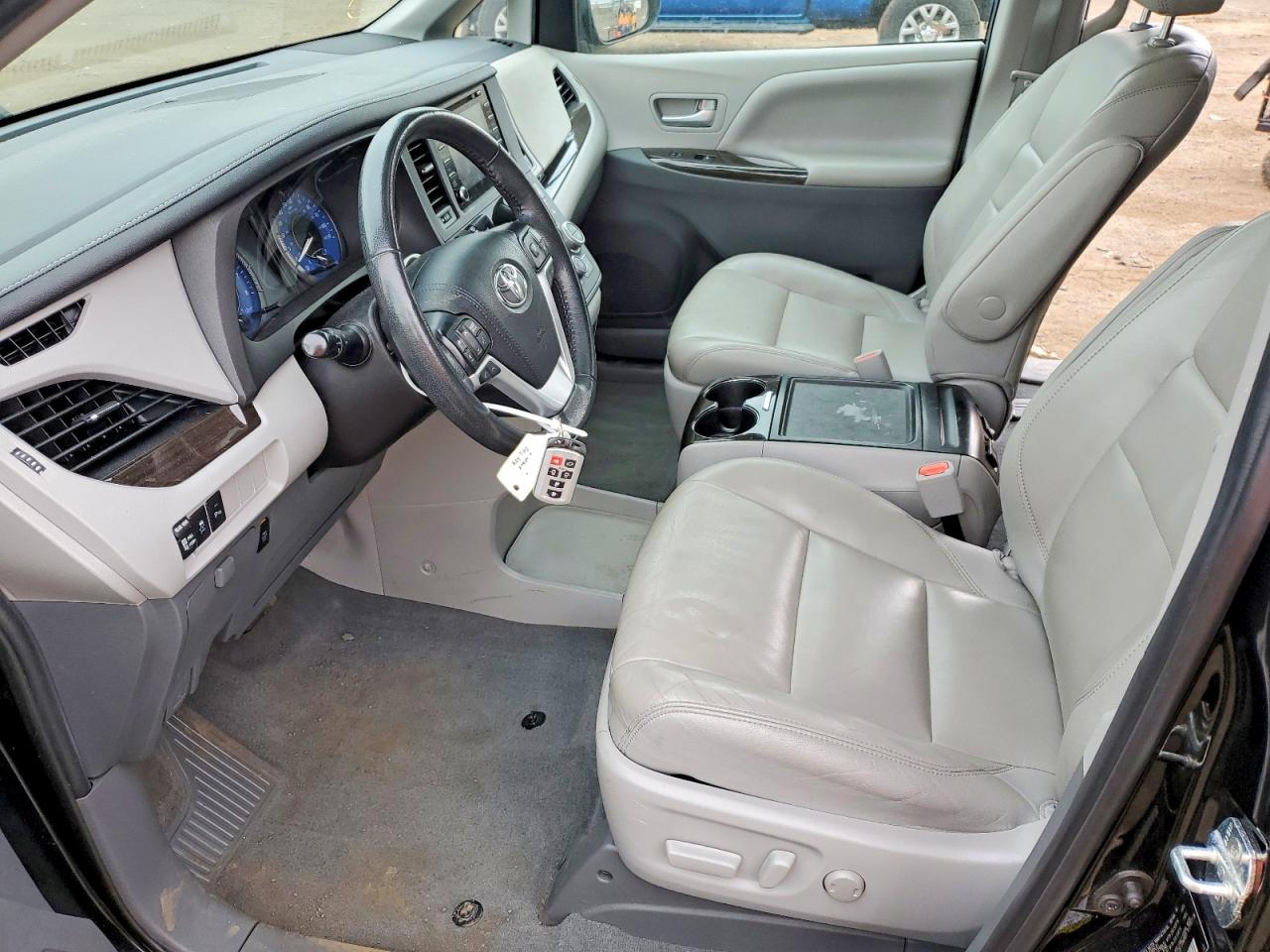 Toyota Sienna Xle 7-passenger