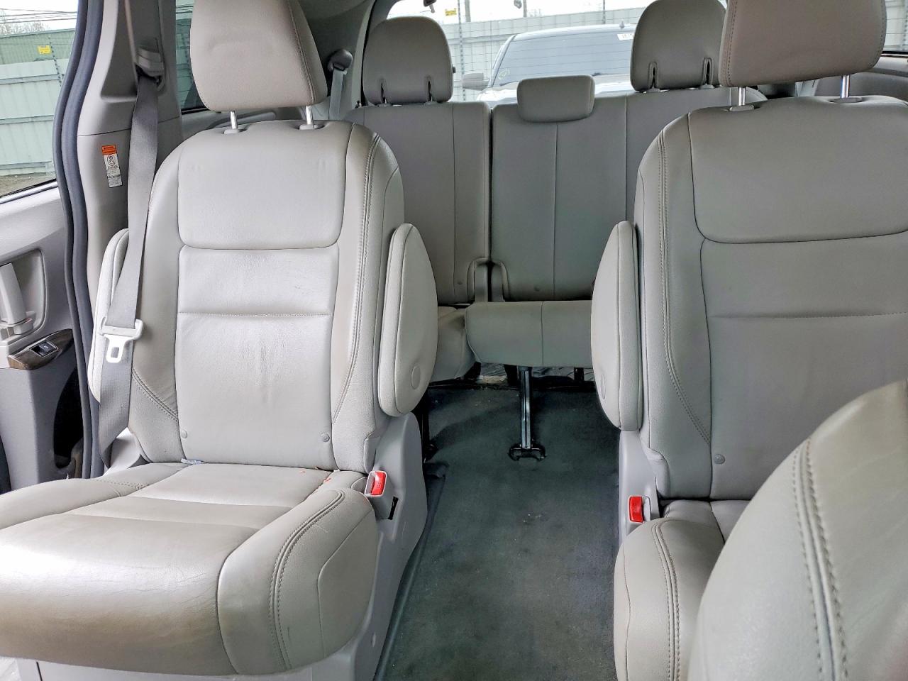 Toyota Sienna Xle 7-passenger