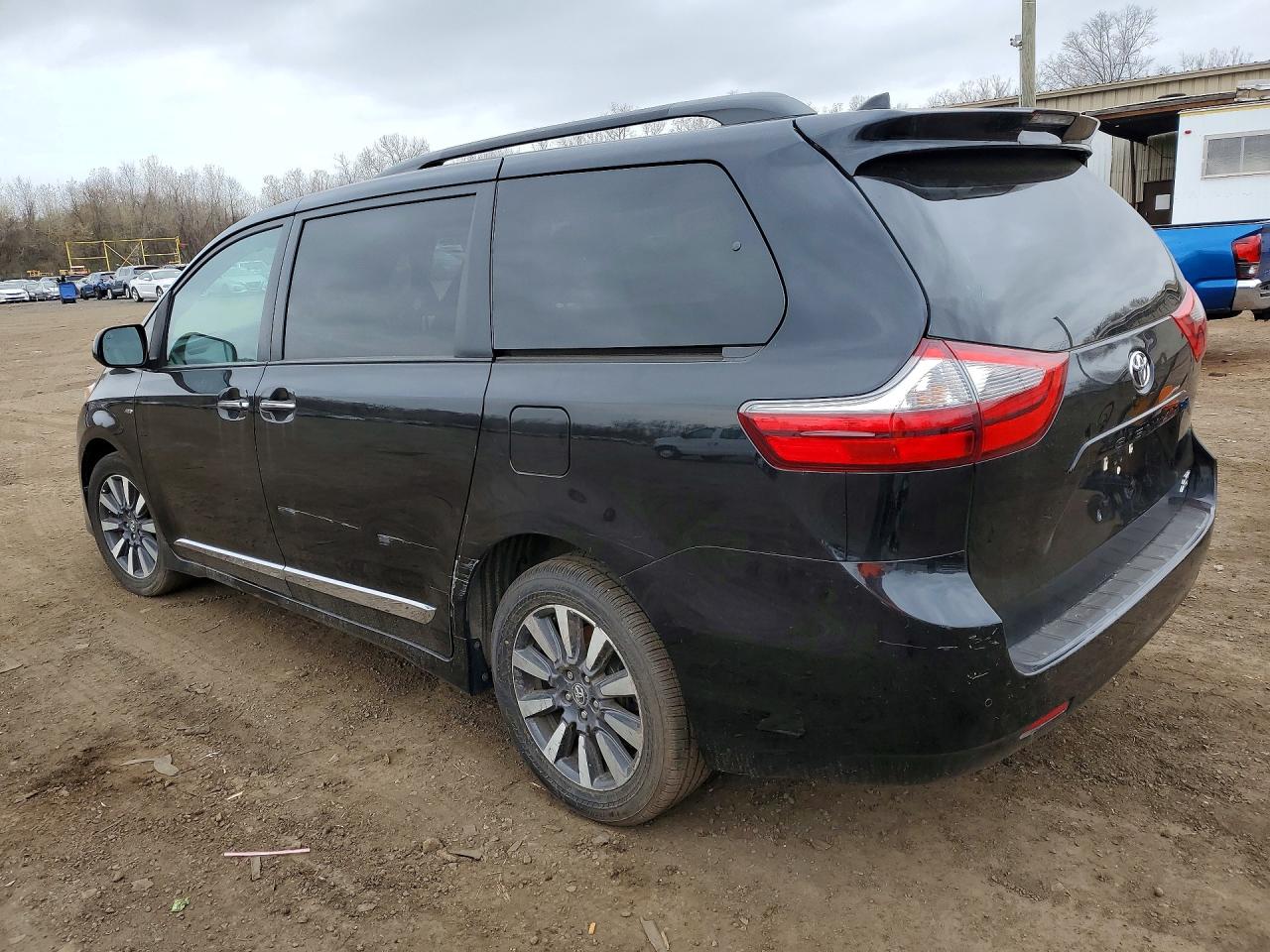 Toyota Sienna Xle 7-passenger
