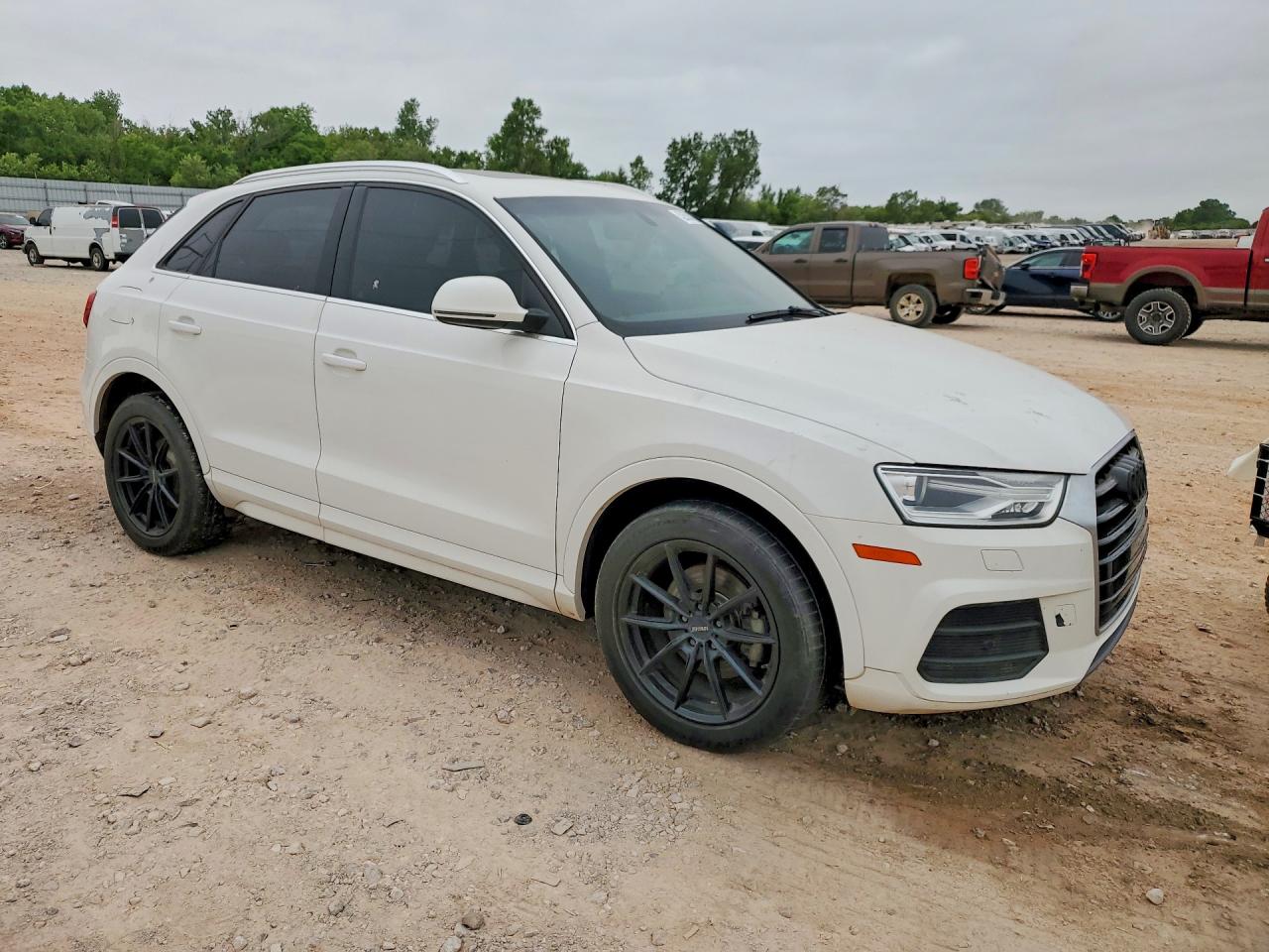 Audi Q3 Premium Plus