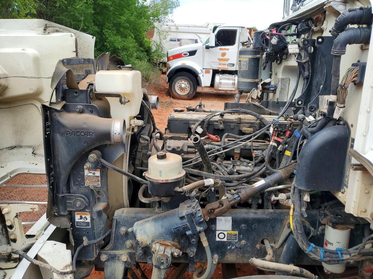 Peterbilt 337