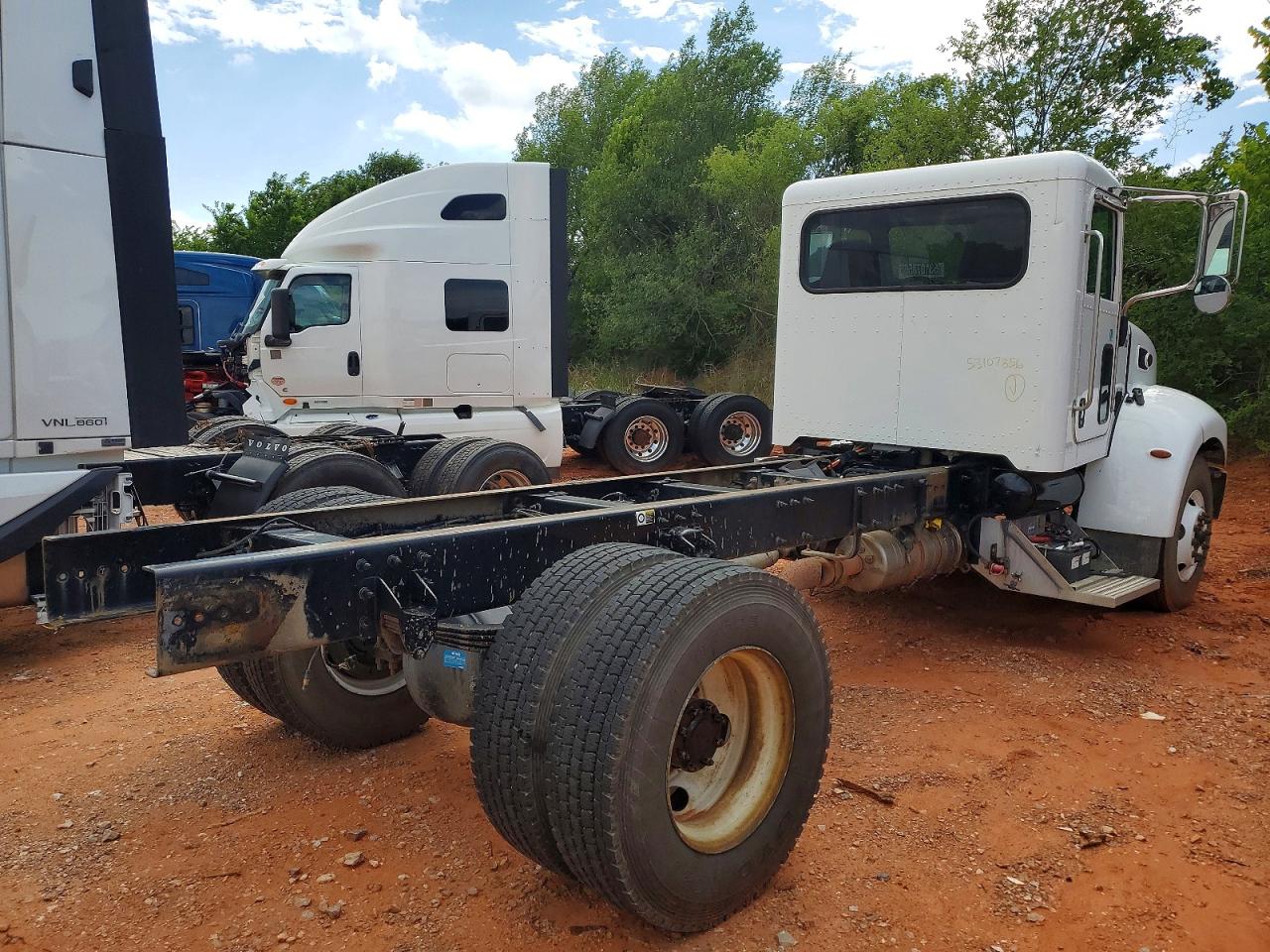 Peterbilt 337