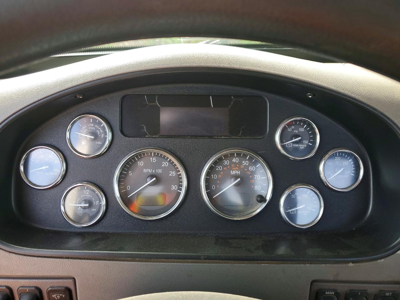 Peterbilt 337