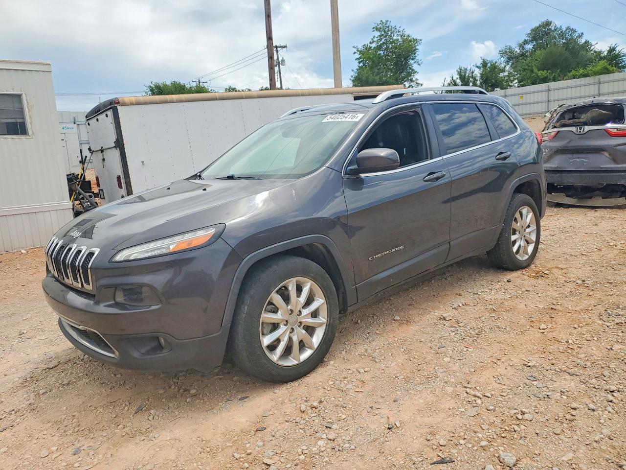 Salvage Jeep Cherokee Image