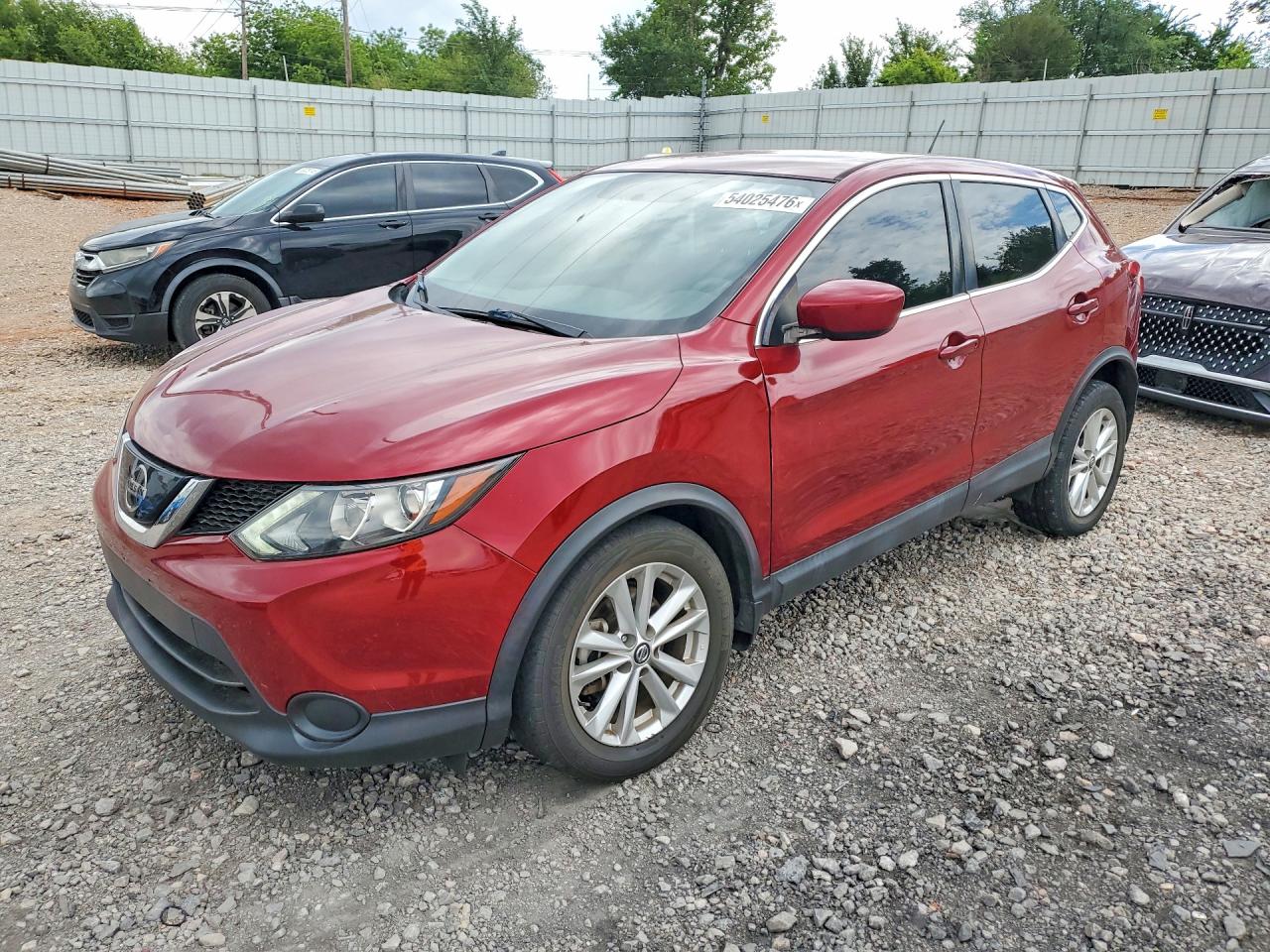 Salvage Nissan Rogue Image