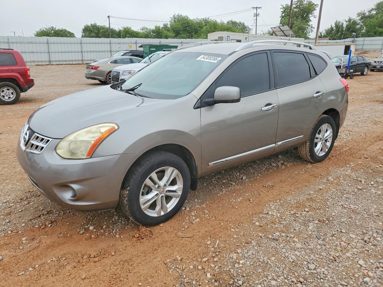 Salvage Nissan Rogue Image