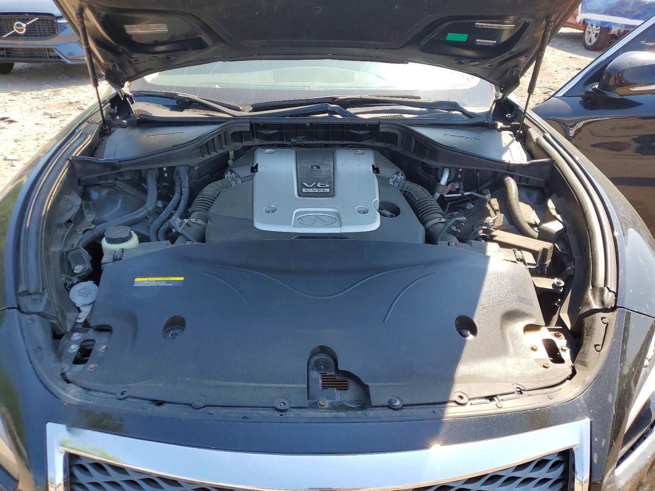 INFINITI Q70 3.7