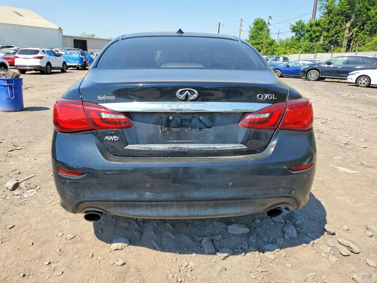 INFINITI Q70 3.7