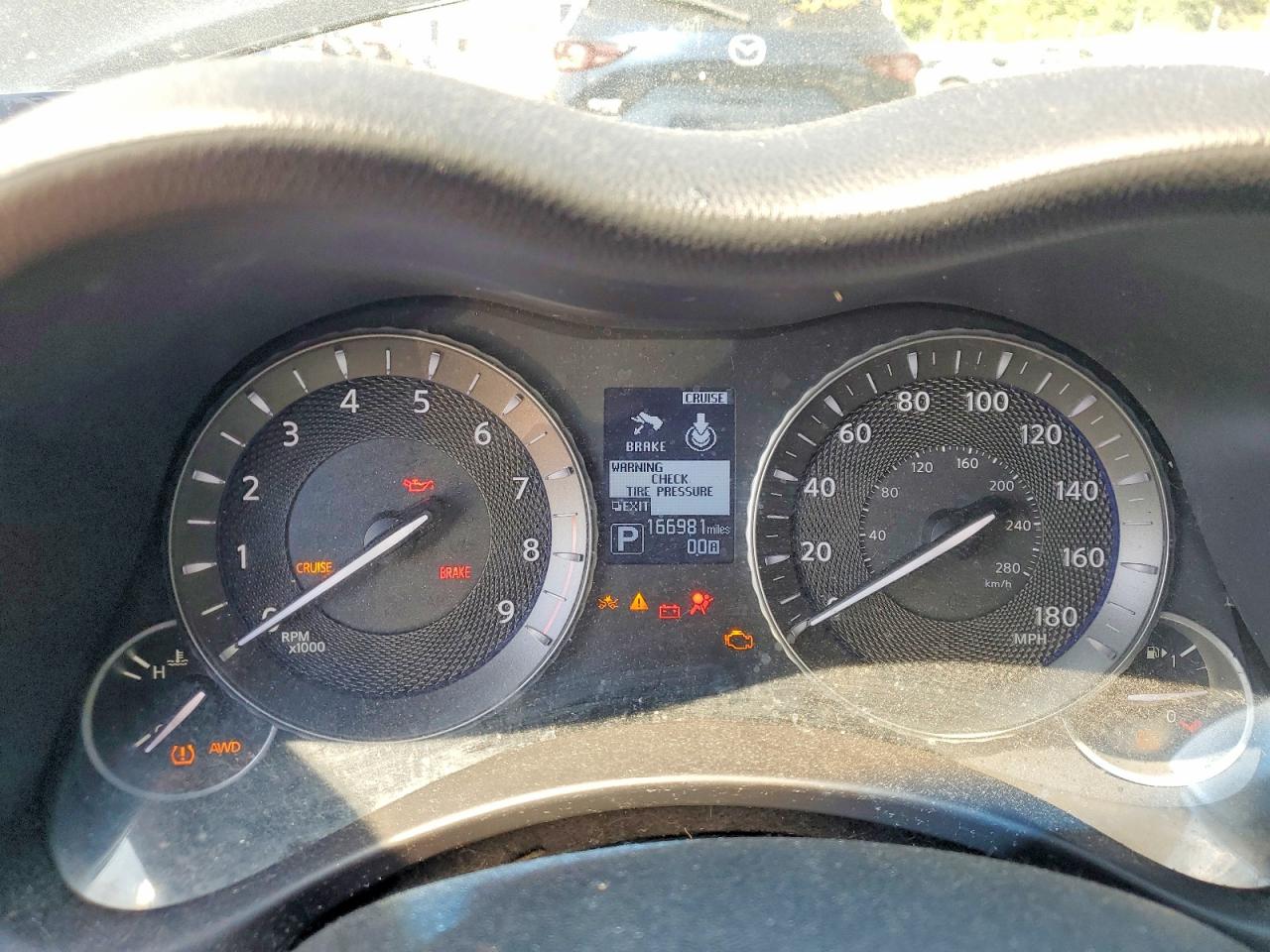 INFINITI Q70 3.7