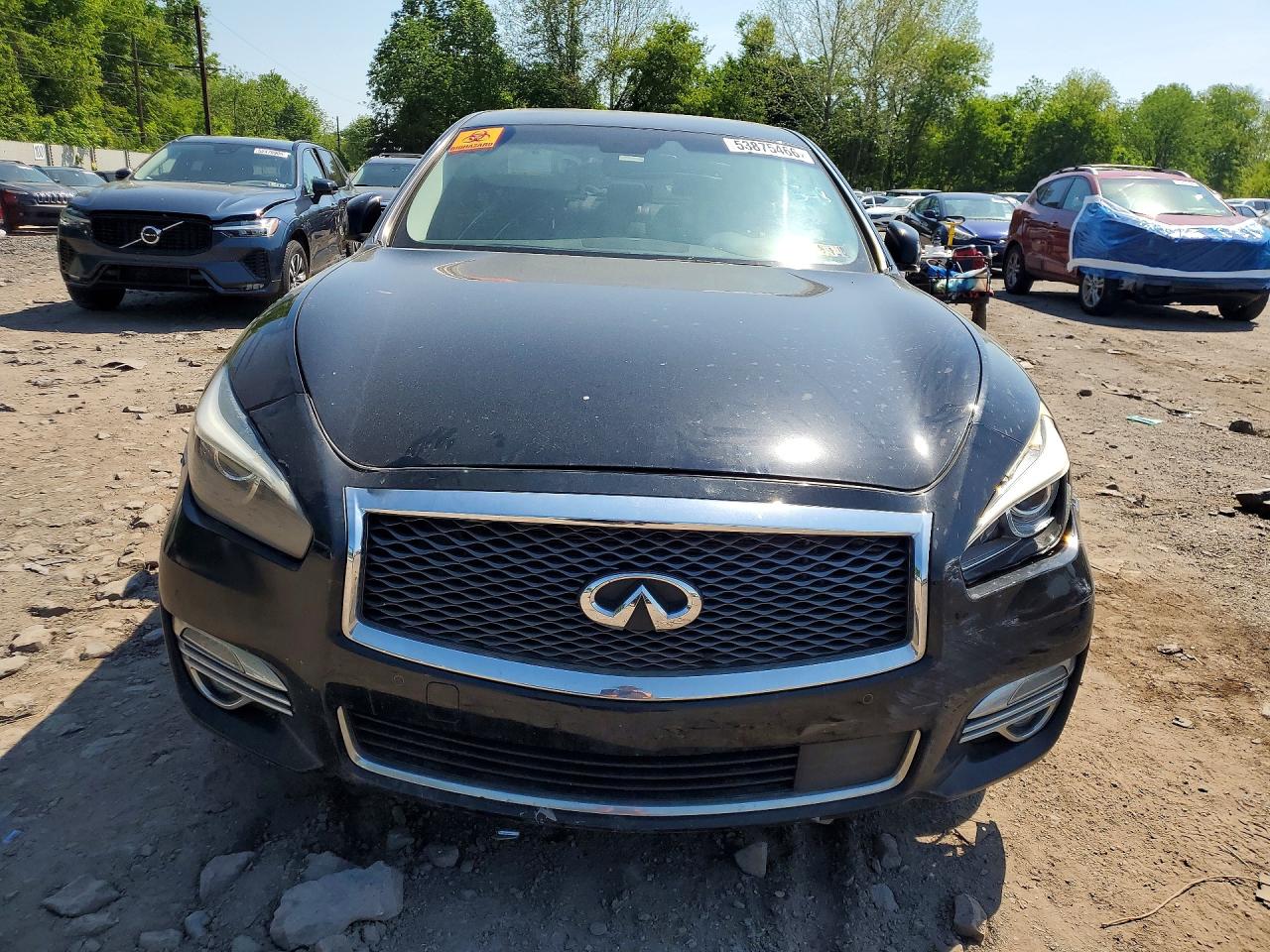 INFINITI Q70 3.7