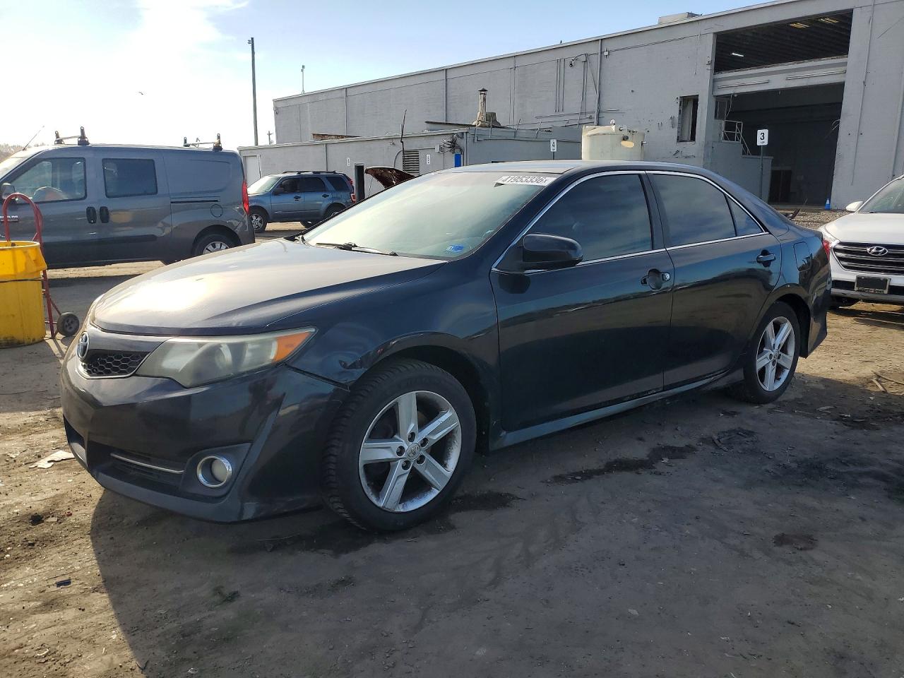 Salvage Toyota Camry Image