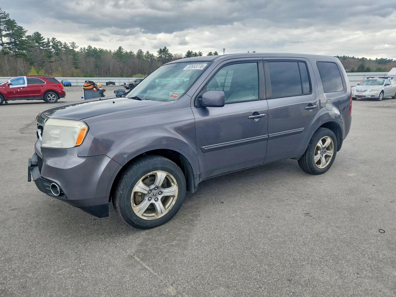 Salvage Honda Pilot Image