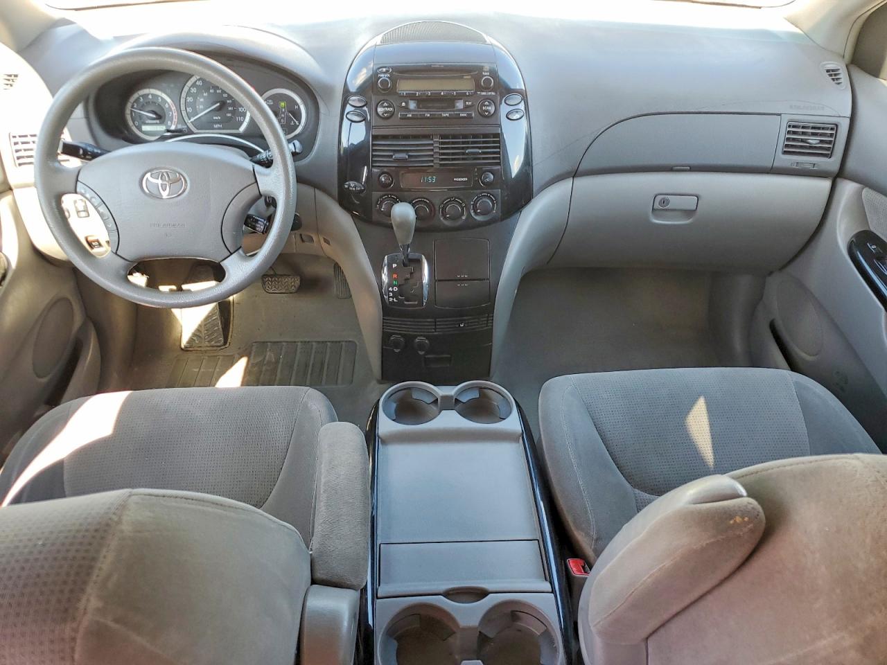 Toyota Sienna Ce 7 Passenger