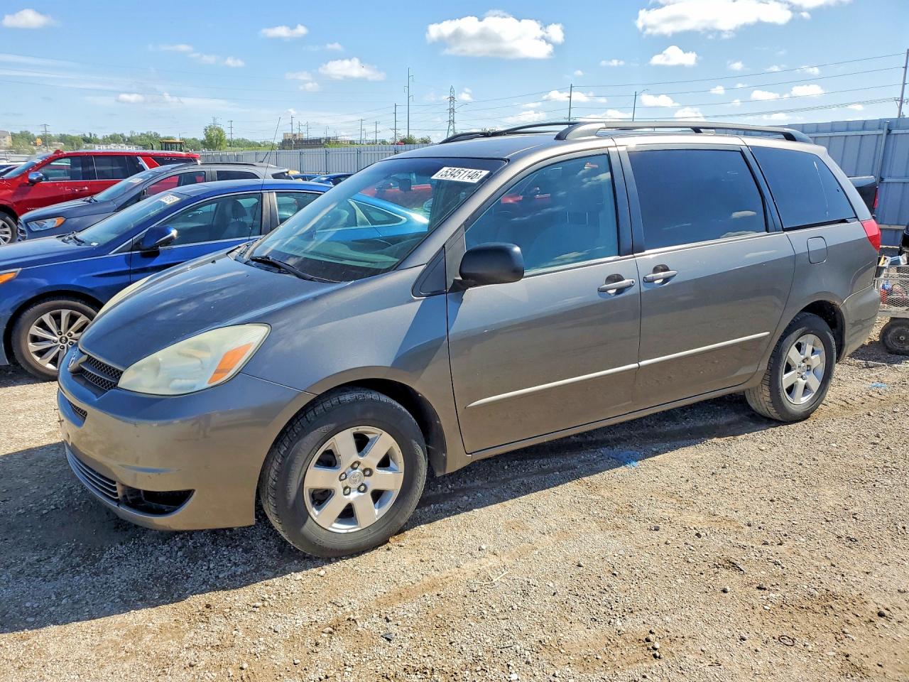Salvage Toyota Sienna Image