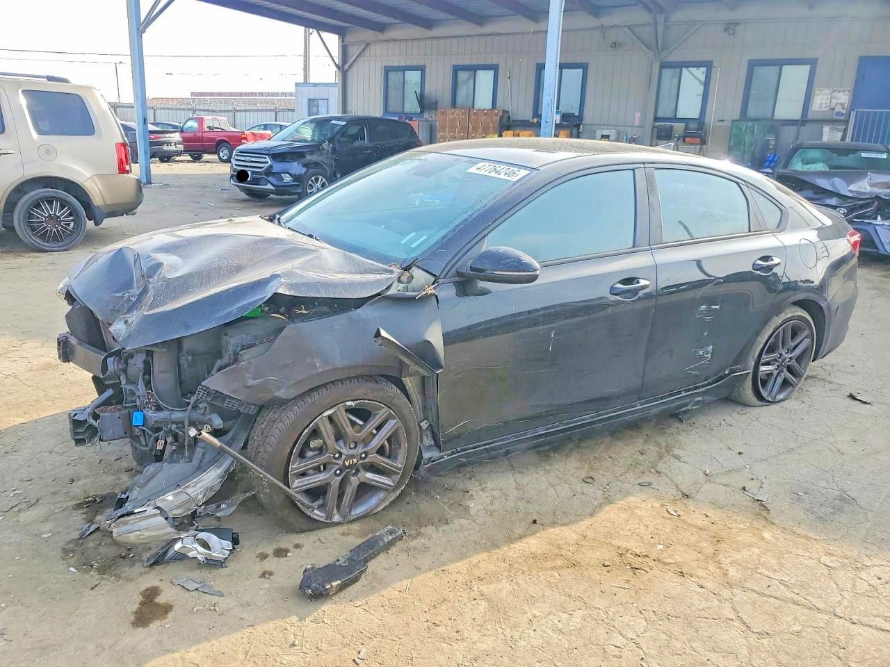 Salvage Kia Forte Image