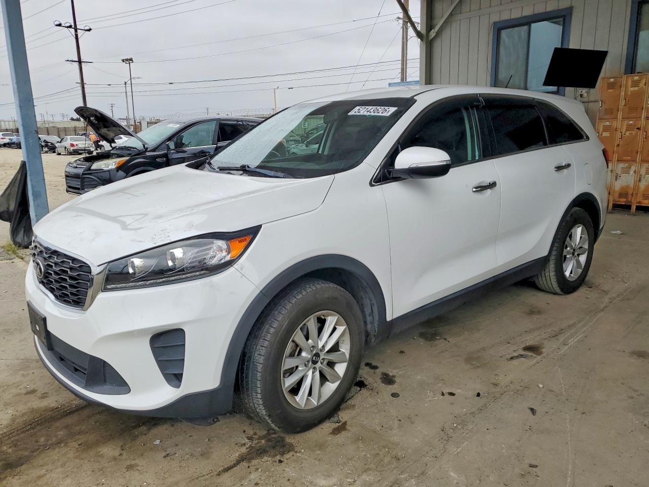 Salvage Kia Sorento Image