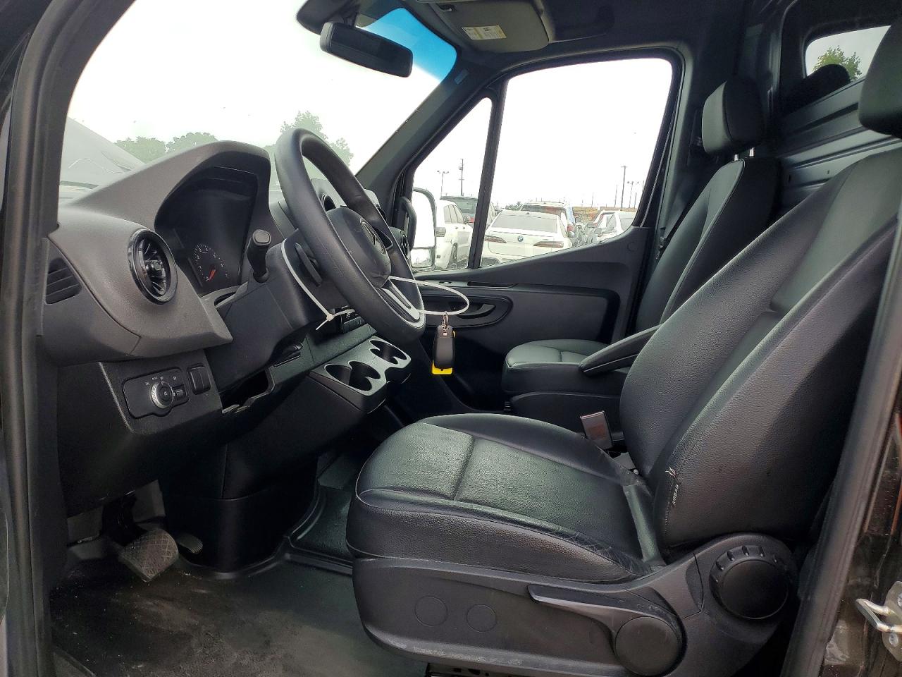 Mercedes-Benz Sprinter 2500