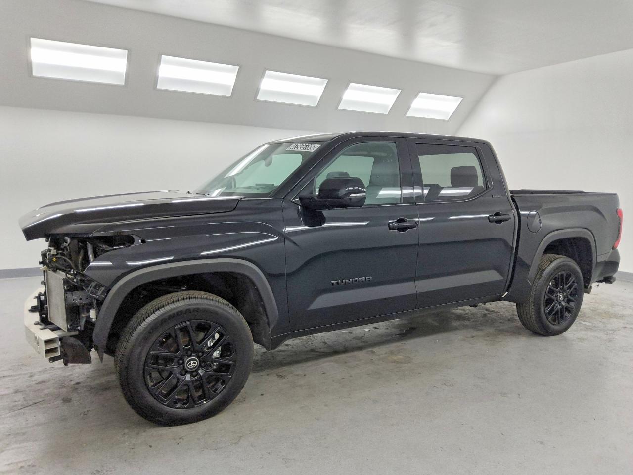 Salvage Toyota Tundra Image