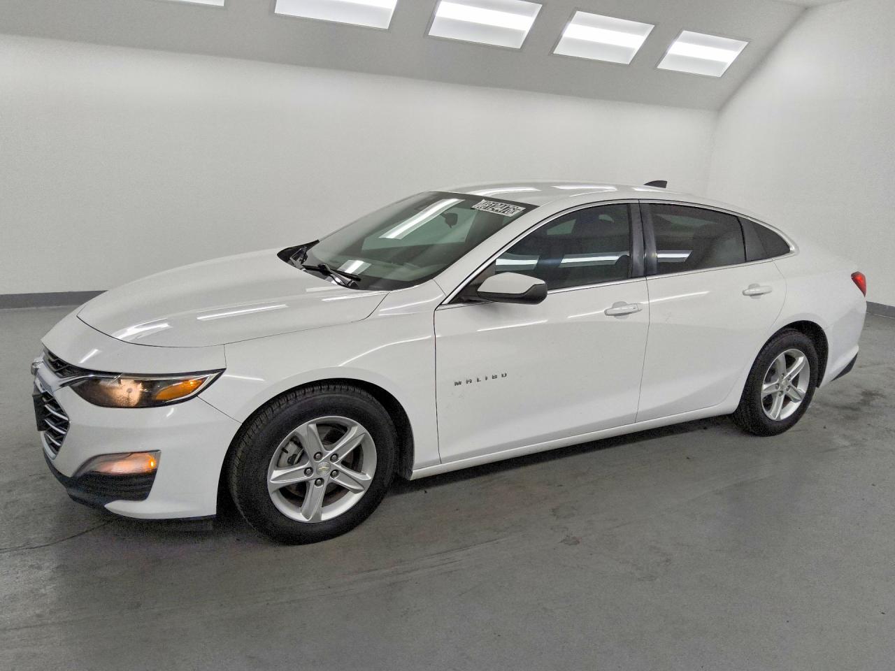 Salvage Chevrolet Malibu Image