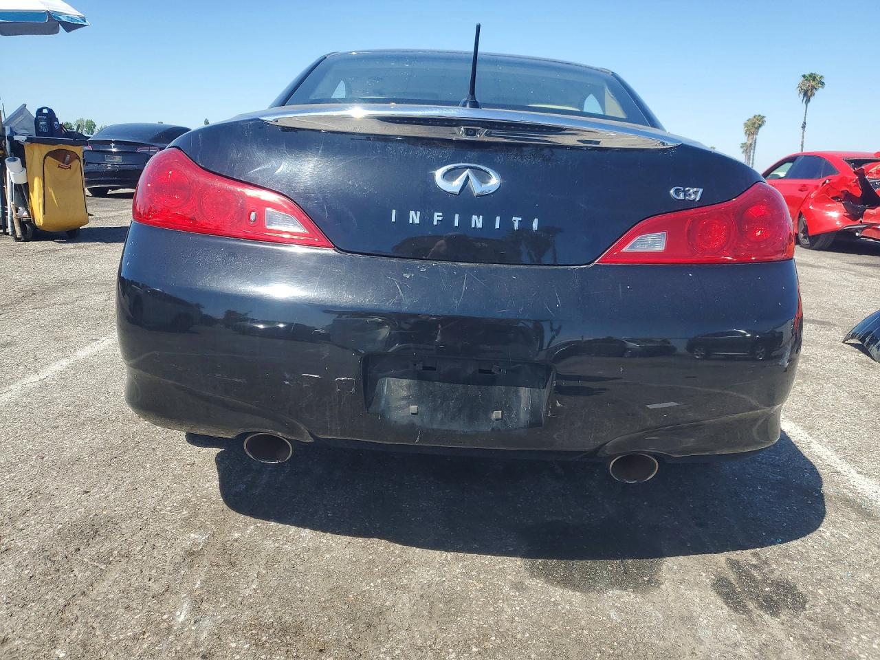 INFINITI G37 Base