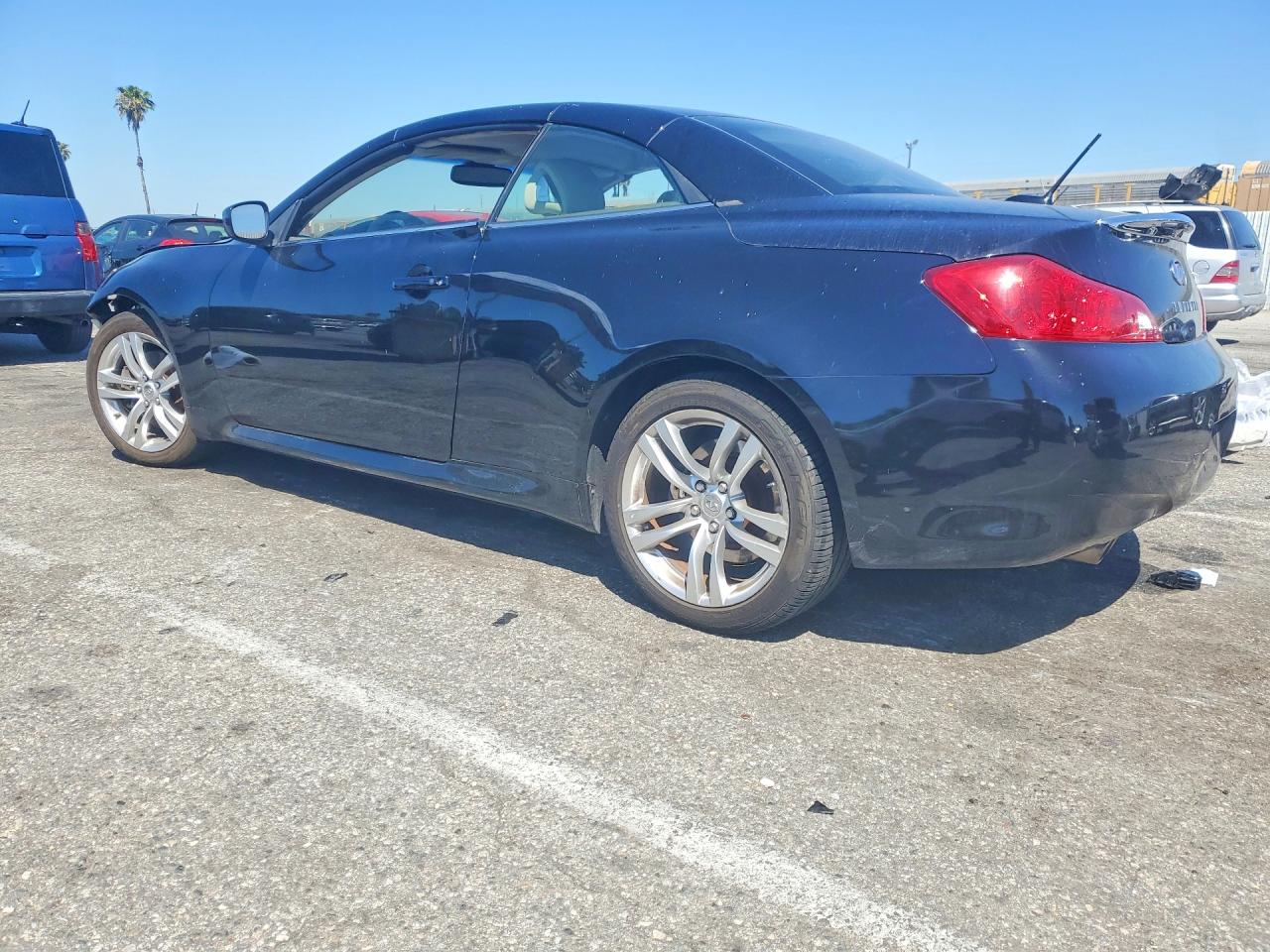 INFINITI G37 Base