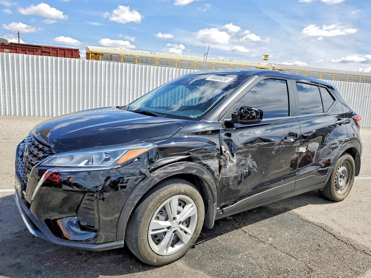 Salvage Nissan Kicks Image