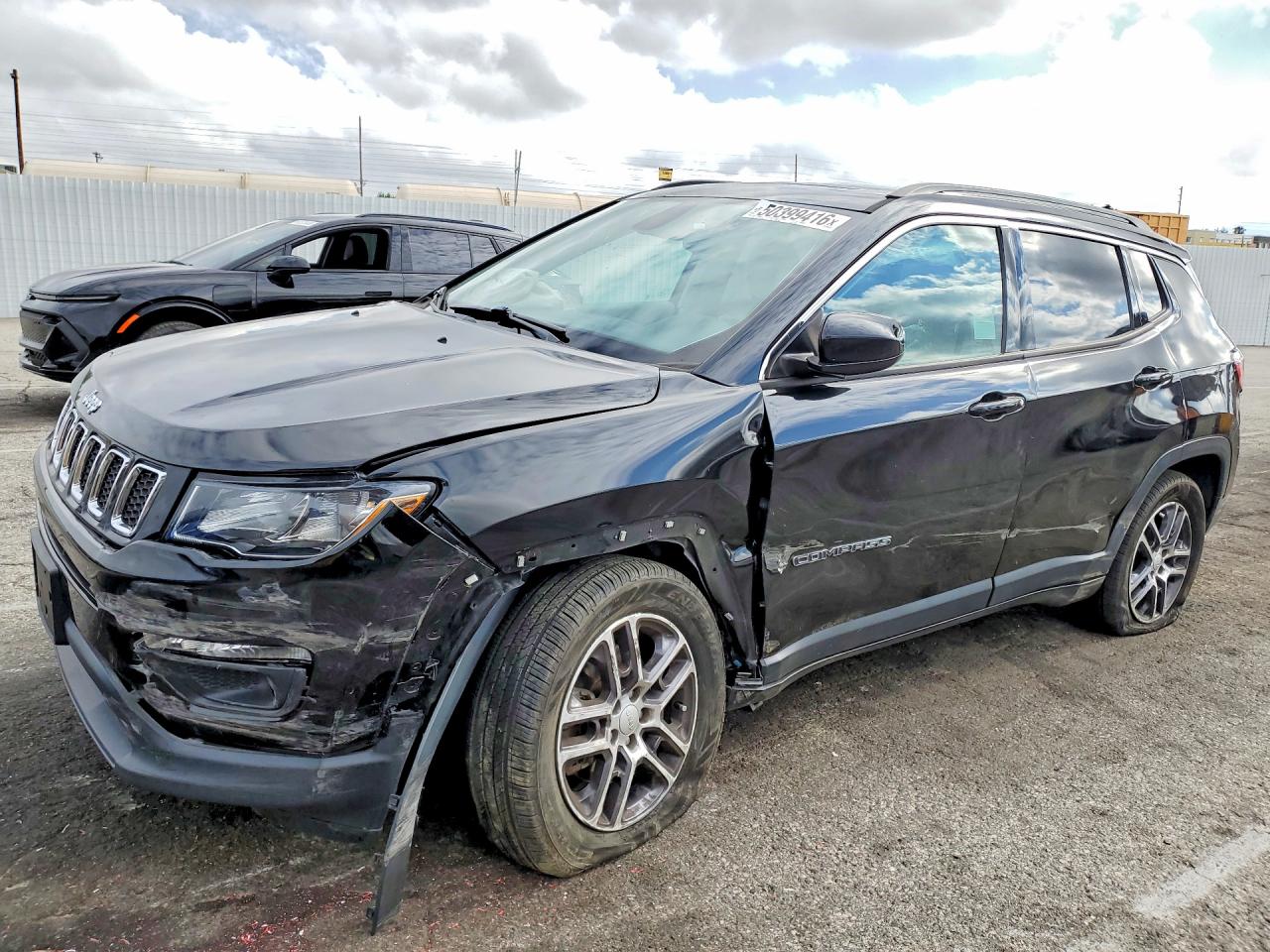 Salvage Jeep Compass Image
