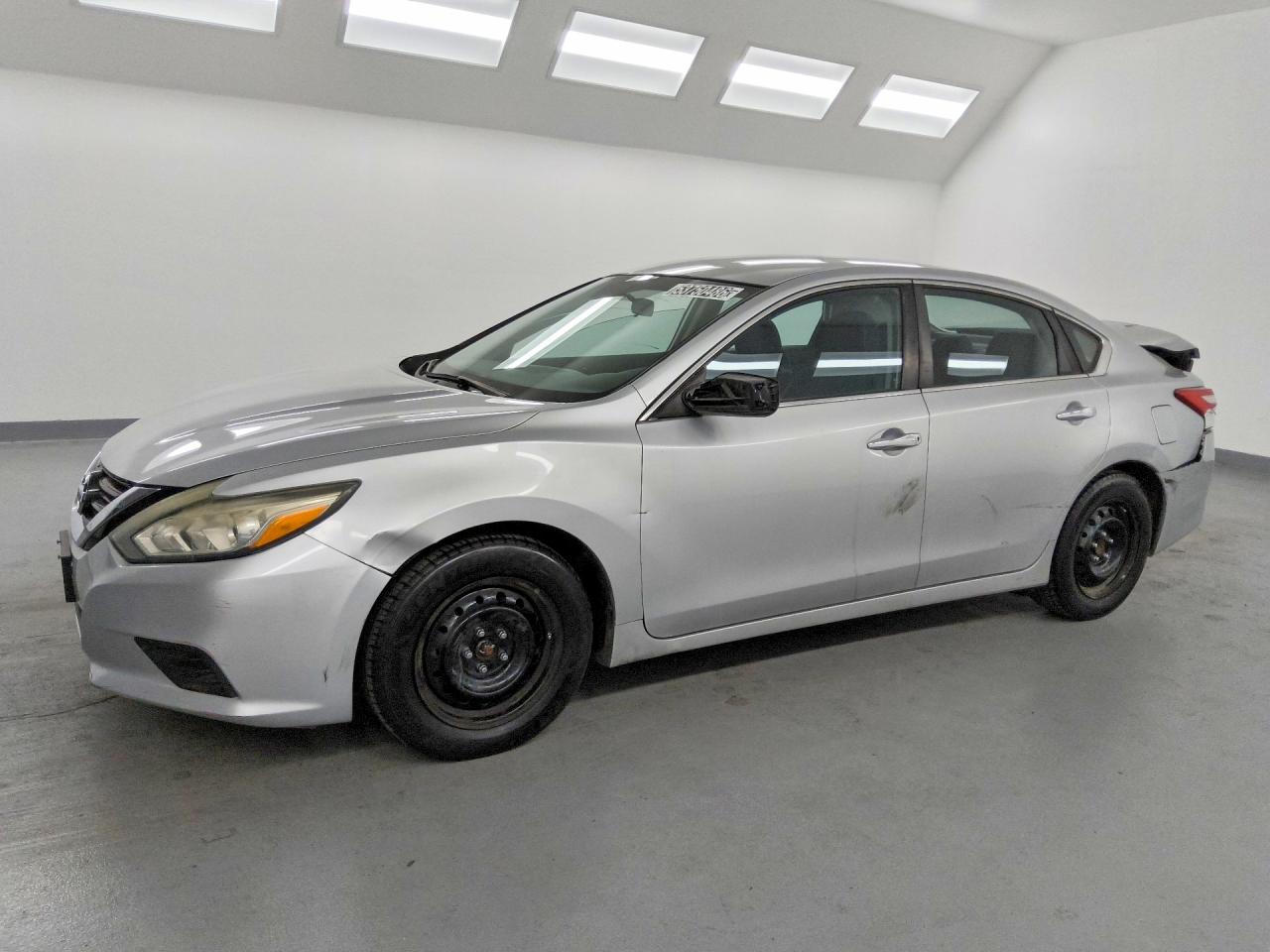 Salvage Nissan Altima Image