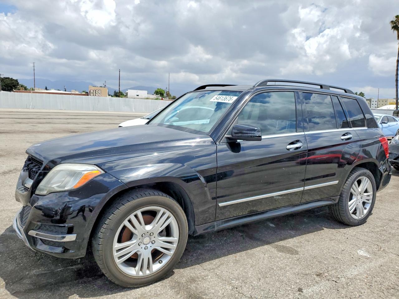 Salvage Mercedes-Benz GLK Image