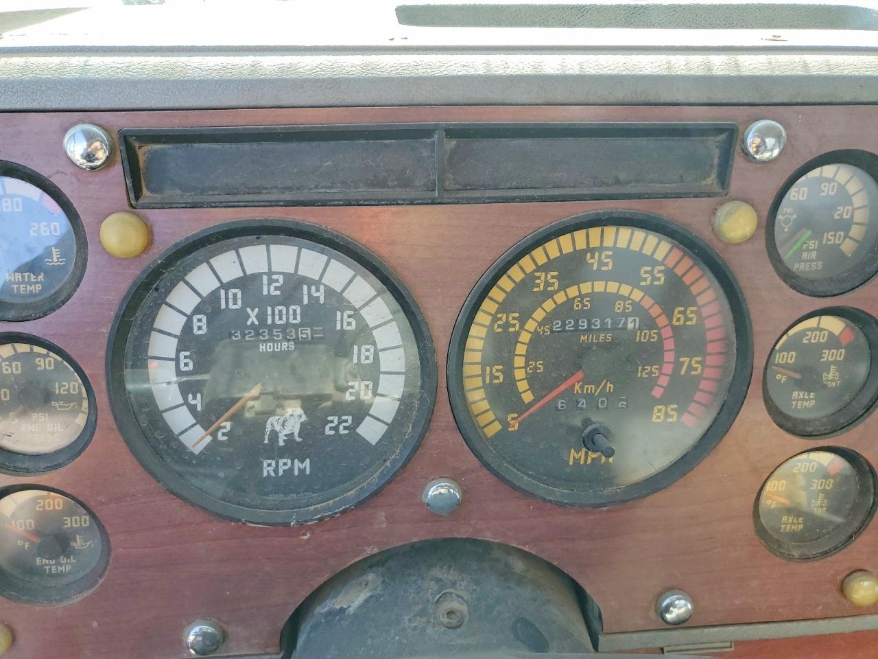 Mack 600