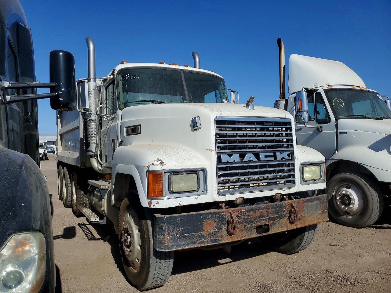 Salvage Mack 600 Image