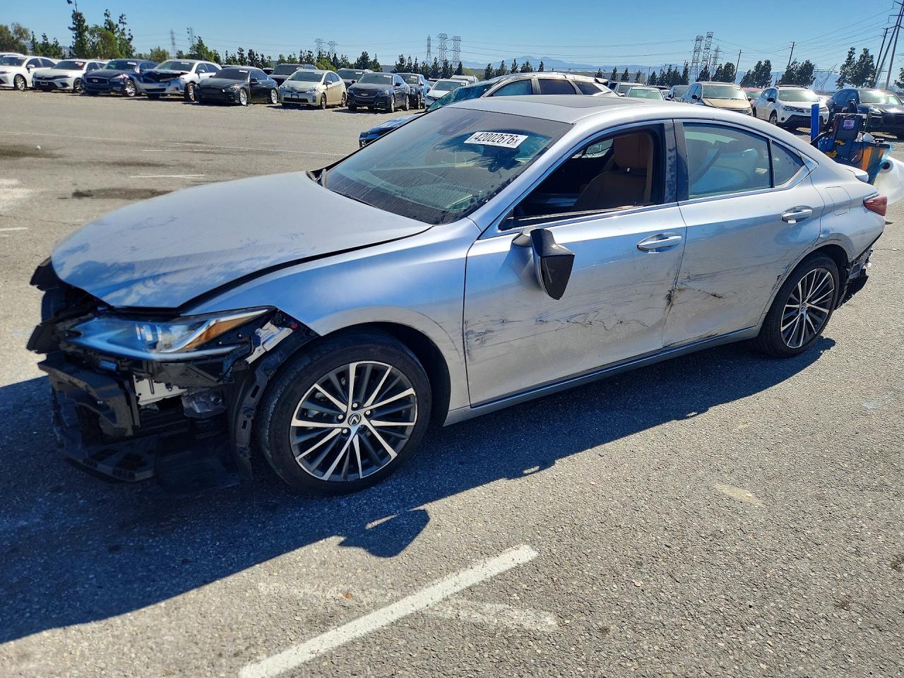 Salvage Lexus Es Image