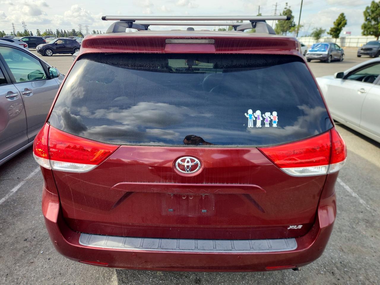 Toyota Sienna Xle 8-passenger