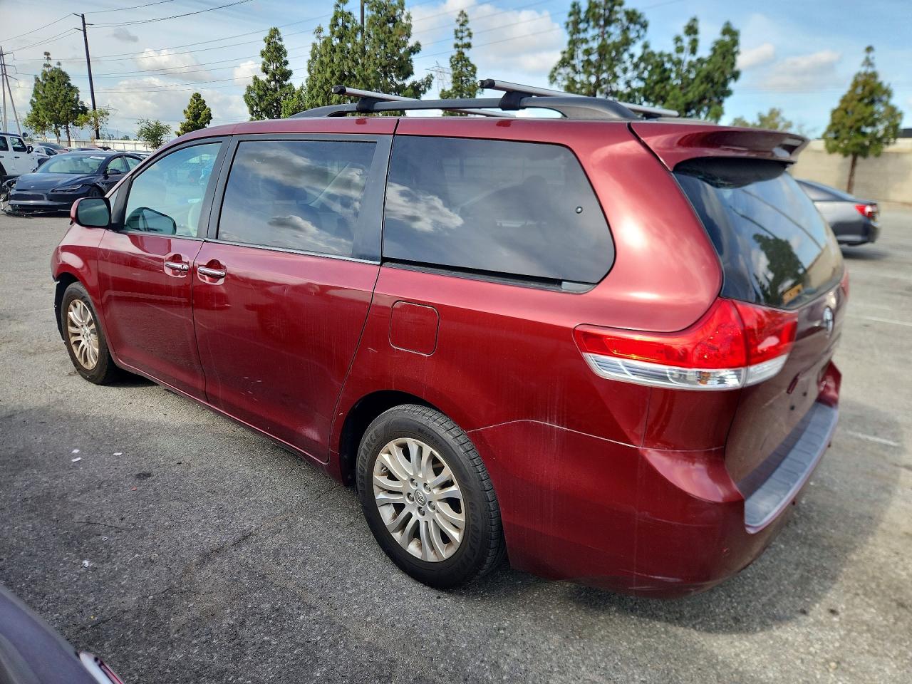 Toyota Sienna Xle 8-passenger
