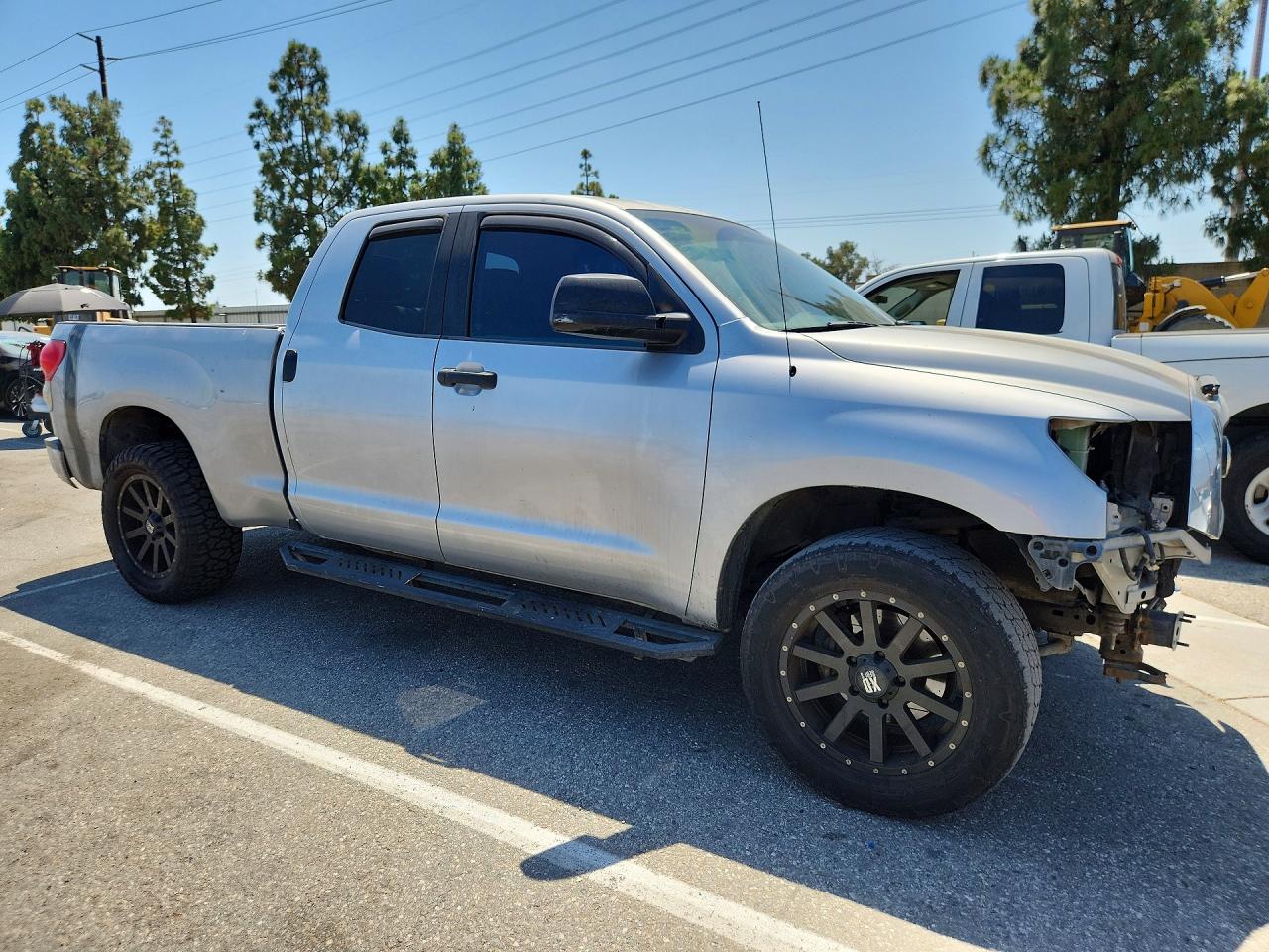 Toyota Tundra Double Cab Sr5