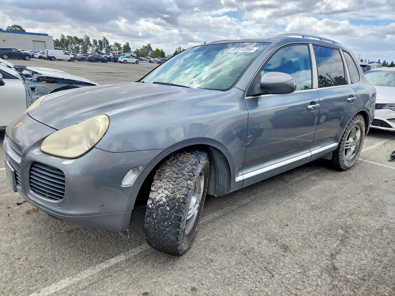 Salvage Porsche Cayenne Image