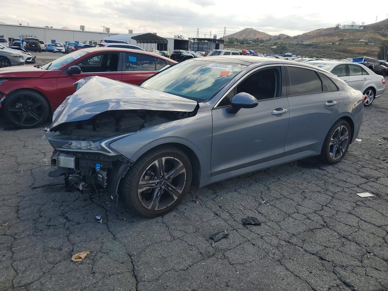 Salvage Kia K5 Image