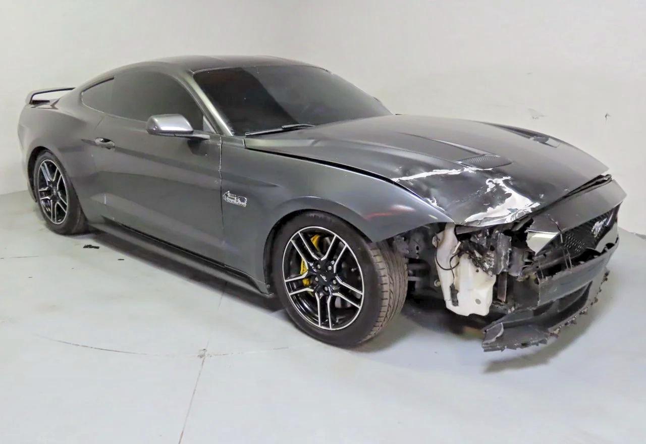 Salvage Ford Mustang Image