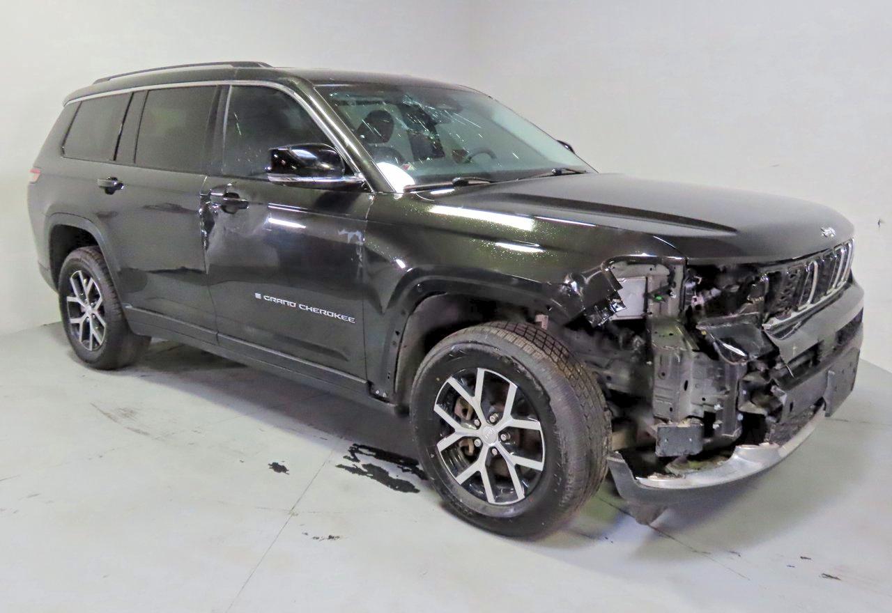 Salvage Jeep Cherokee Image