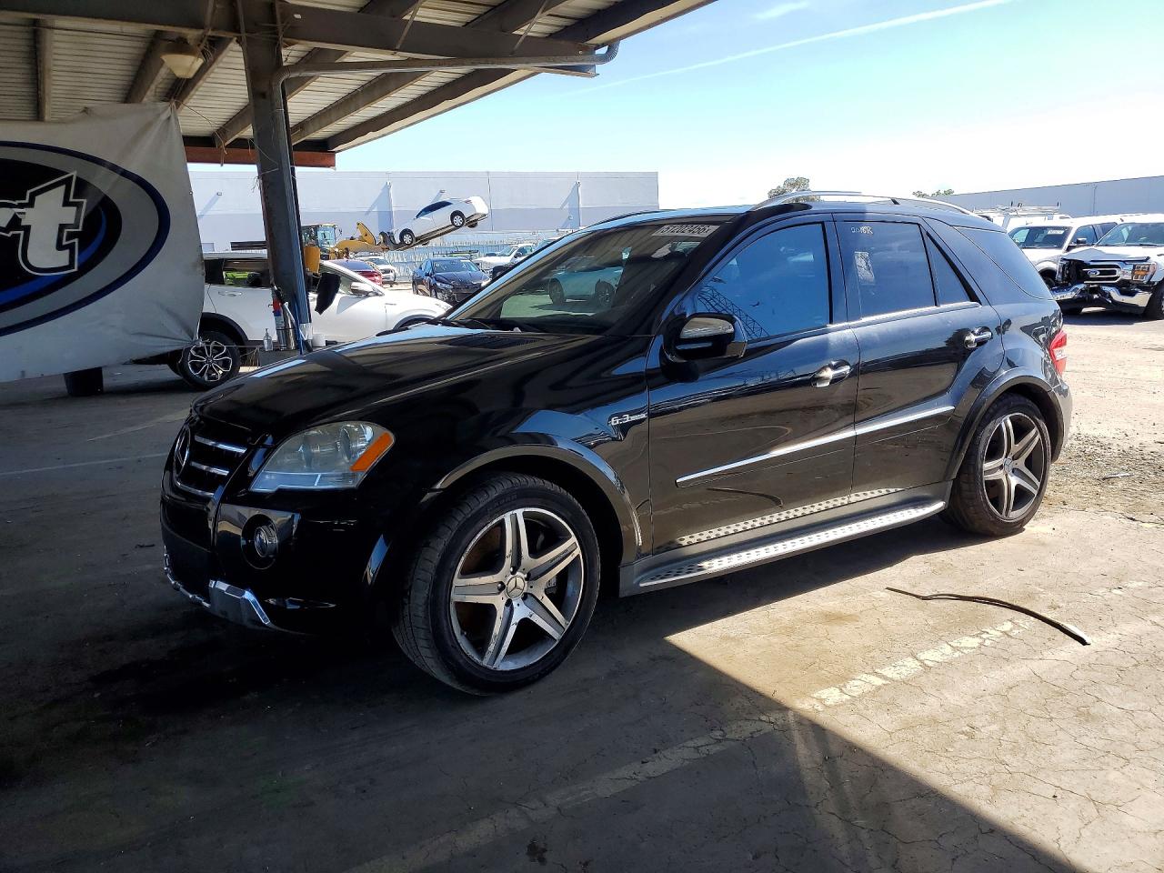 Salvage Mercedes-Benz M-Class Image