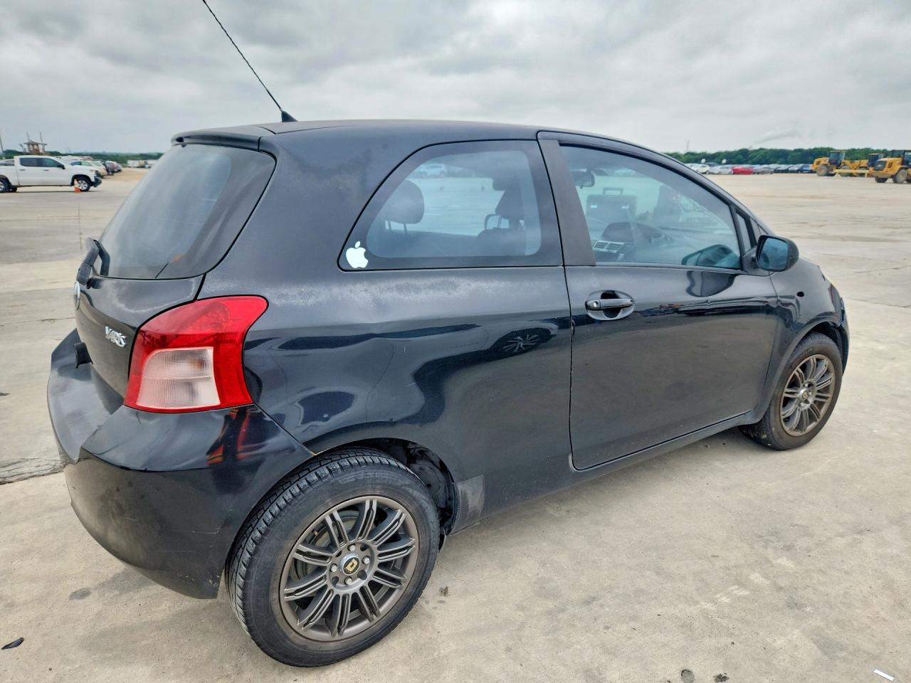 Toyota Yaris Base