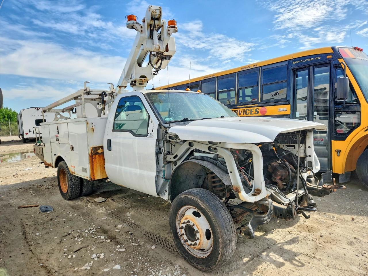 Salvage Ford F-450 Image
