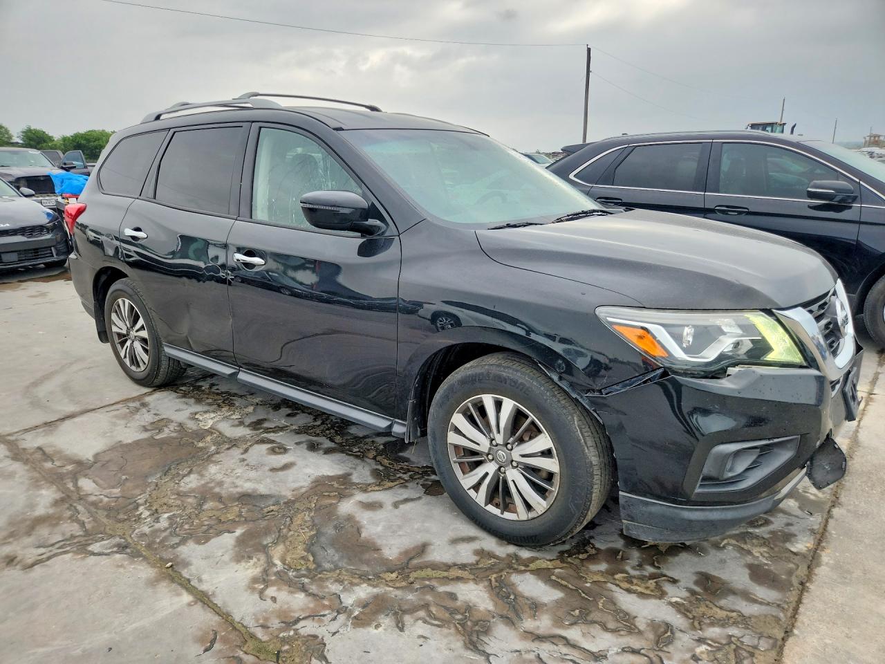 Nissan Pathfinder S