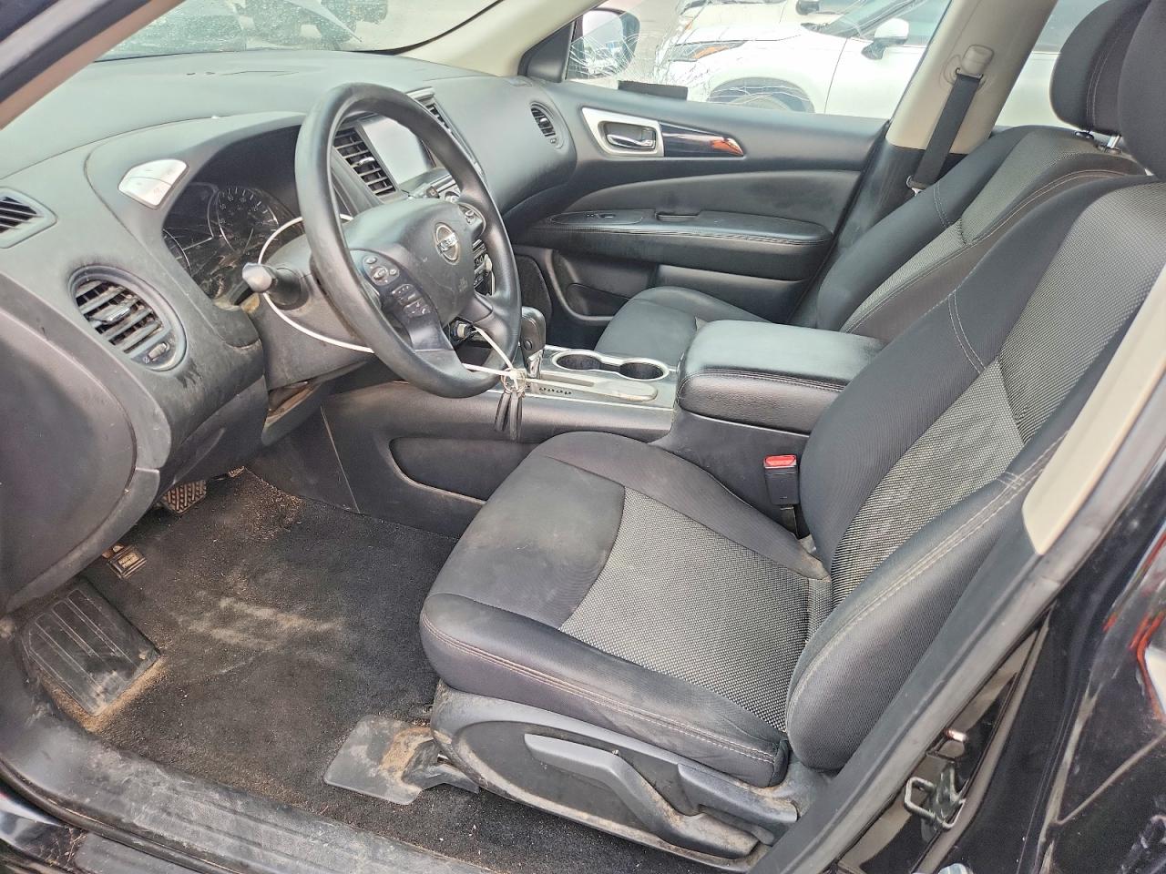 Nissan Pathfinder S