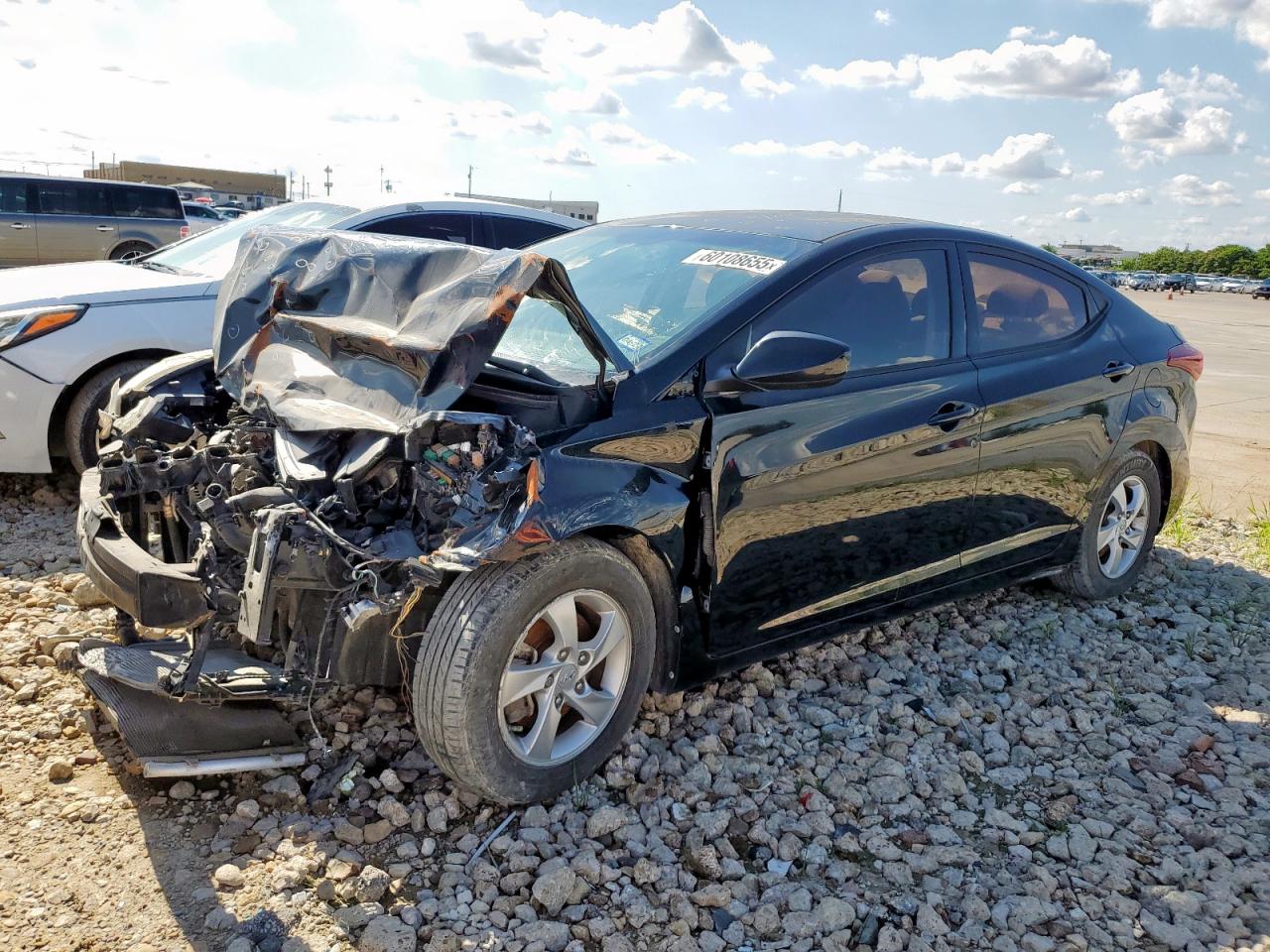 Salvage Hyundai ELANTRA Image