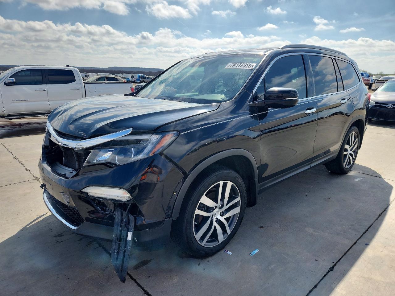 Salvage Honda Pilot Image