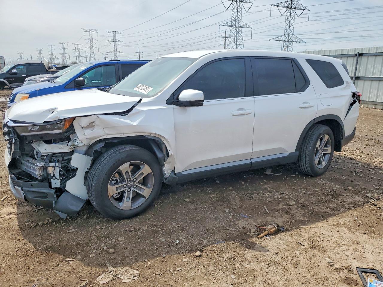Salvage Honda Pilot Image